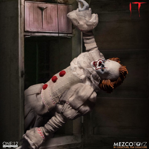 Mezco Toyz It: Pennywise One:12 Action Figure