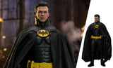 PRE - ORDER: Hot Toys Batman Returns Batman (Deluxe Version) Sixth Scale Figure - collectorzown