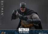 PRE - ORDER: Hot Toys DC Comics The Dark Knight Returns Batman Sixth Scale Figure - collectorzown