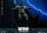 PRE - ORDER: Hot Toys DC Comics The Dark Knight Returns Batman Sixth Scale Figure - collectorzown