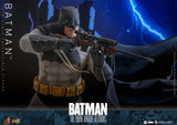 PRE - ORDER: Hot Toys DC Comics The Dark Knight Returns Batman Sixth Scale Figure - collectorzown