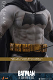 PRE - ORDER: Hot Toys DC Comics The Dark Knight Returns Batman Sixth Scale Figure - collectorzown