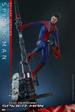 PRE - ORDER: Hot Toys The Amazing Spider - Man (Deluxe Version) Sixth Scale Figure - collectorzown