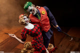 PRE - ORDER: Sideshow Collectibles DC Comics The Joker and Harley Quinn: Lawless Love Diorama - collectorzown