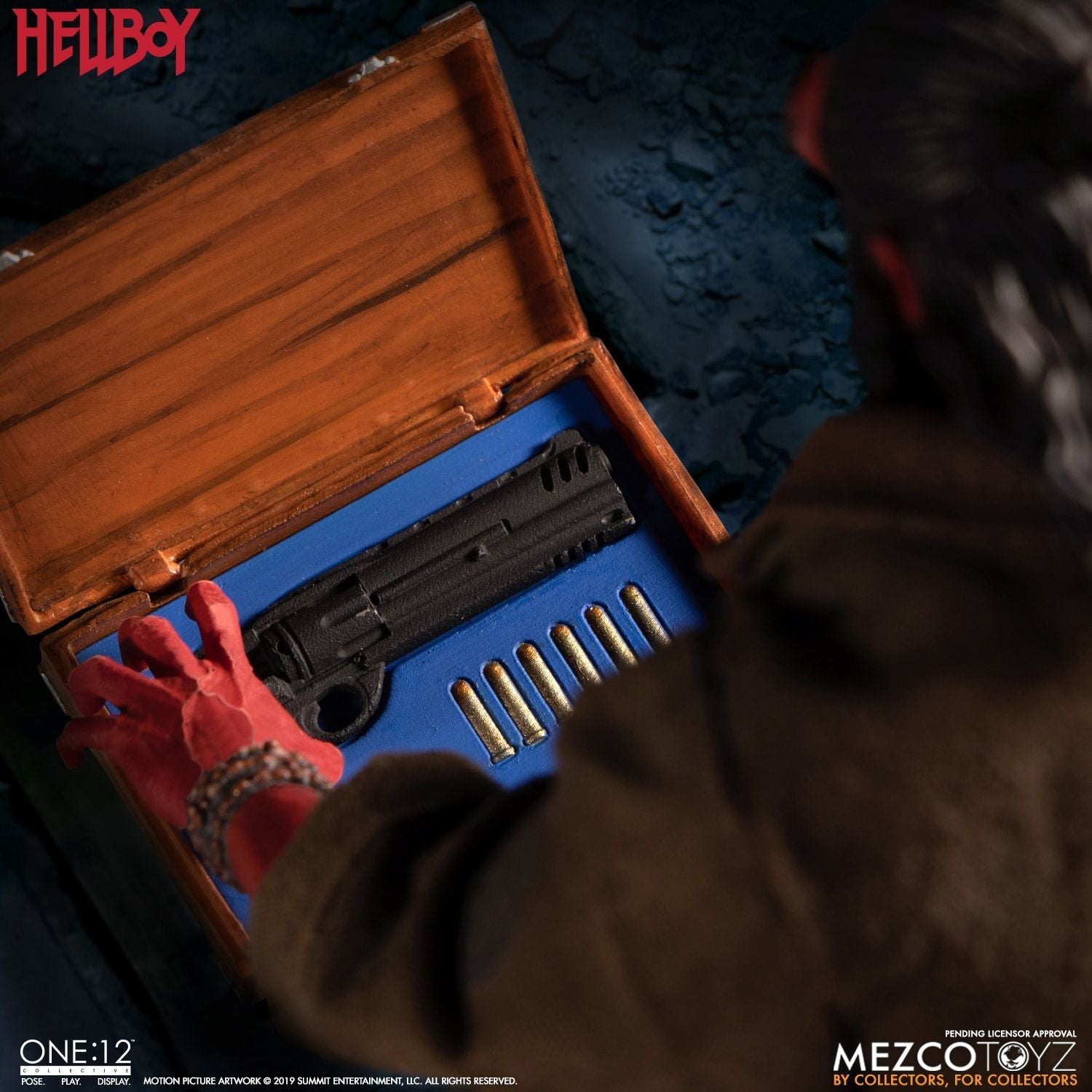 Mezco One shops 12 Collective Hellboy 2019